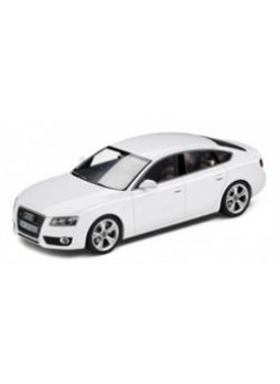 Модель автомобиля "Audi A5 Sportback 1:43", белый