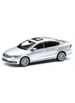 Модель автомобиля "Volkswagen Passat Saloon 1:43", серебристый