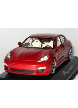 Модель автомобиля "Porsche Panamera 1:43", красный