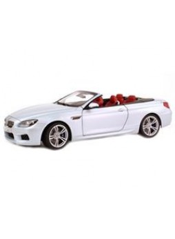 Модель автомобиля "BMW M6 F06M Cabrio 1:18", серебристый