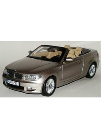 Модель автомобиля "BMW 1er Cabrio (E88) 1:18", серебристый